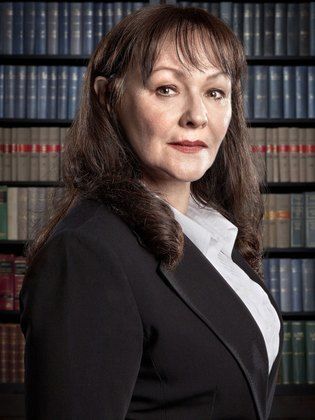 How tall is Frances Barber?